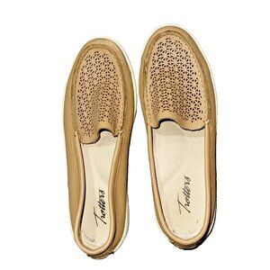 Trotters Laser Cut Caramel Tan Slip On Loafers 7.5 M